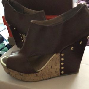 Brown/Gold Wedge Heel